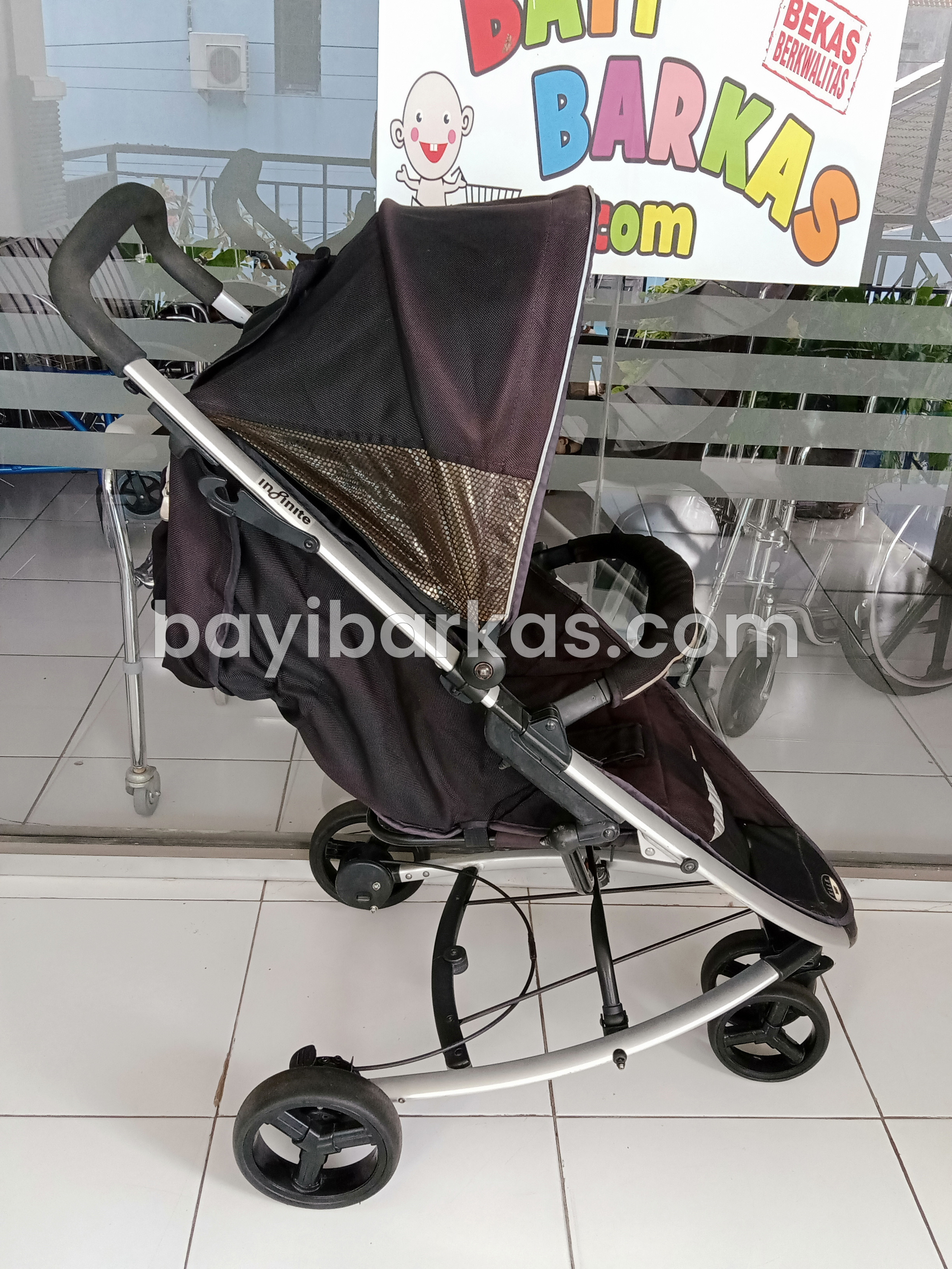Stroller ELLE 'Infinite' Hitam *SCOND (BP. KA)