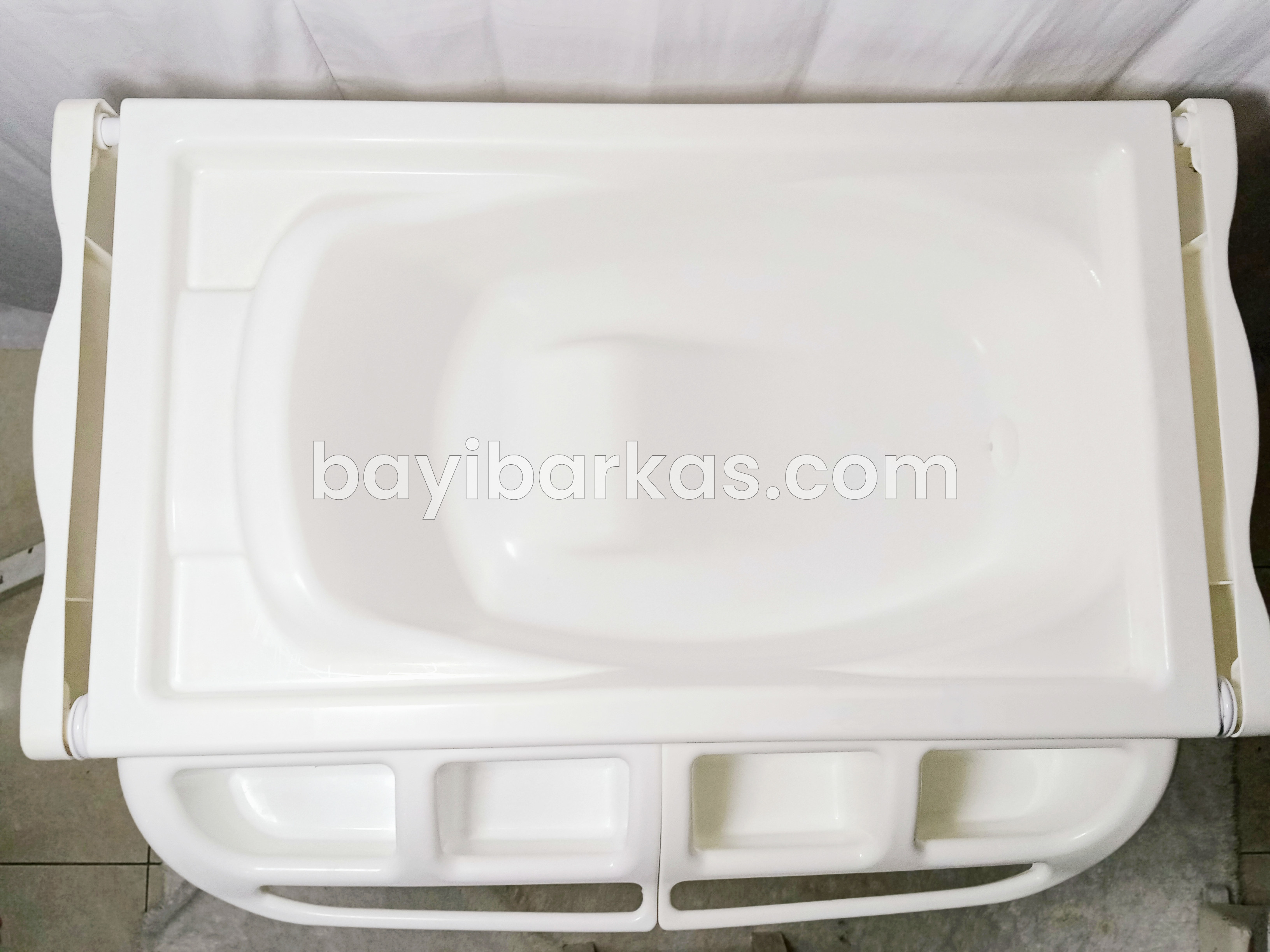 Taffen Baby Tafel 'Coco Latte' (Tempat Ganti Popok) *Second (TJ. 143/MA)