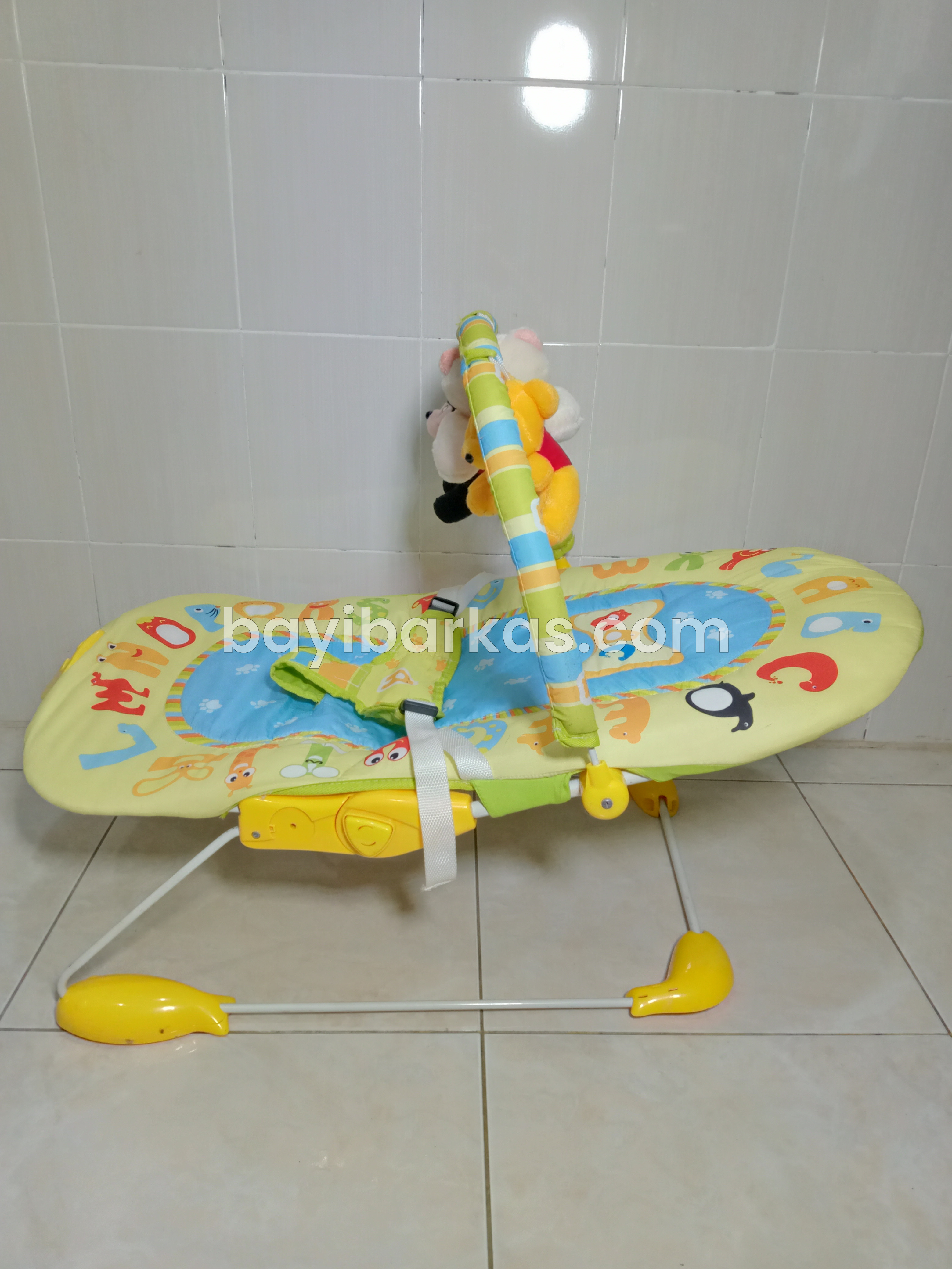 Bouncer alfabet warna kuning *Second (BP.ZA)