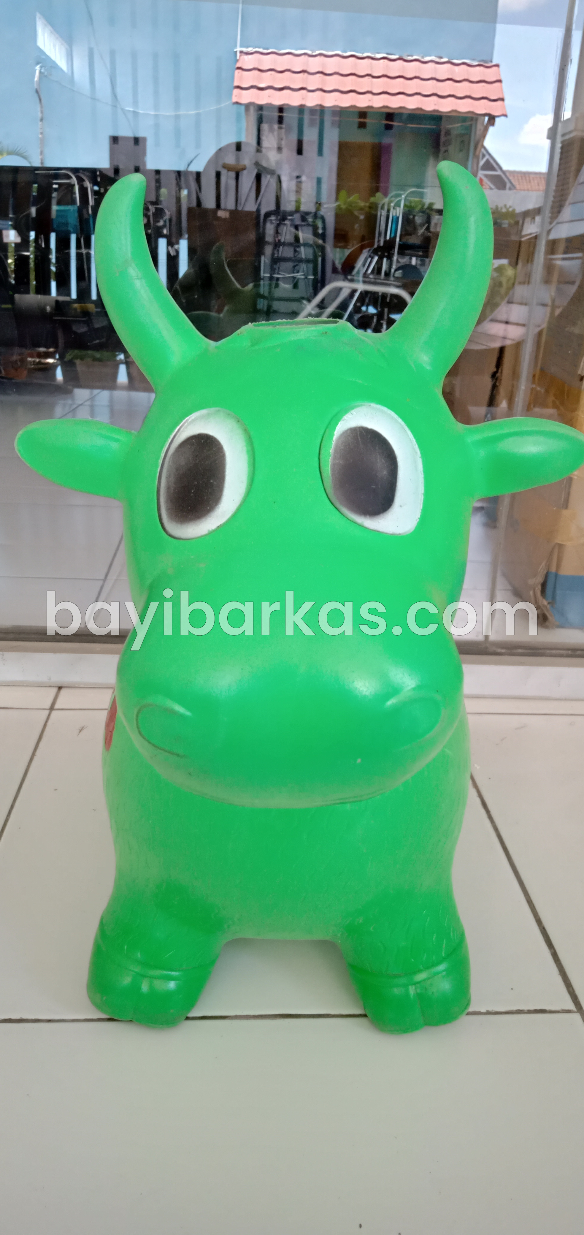 Mainan boneka sapi karet warna Hijau*Second